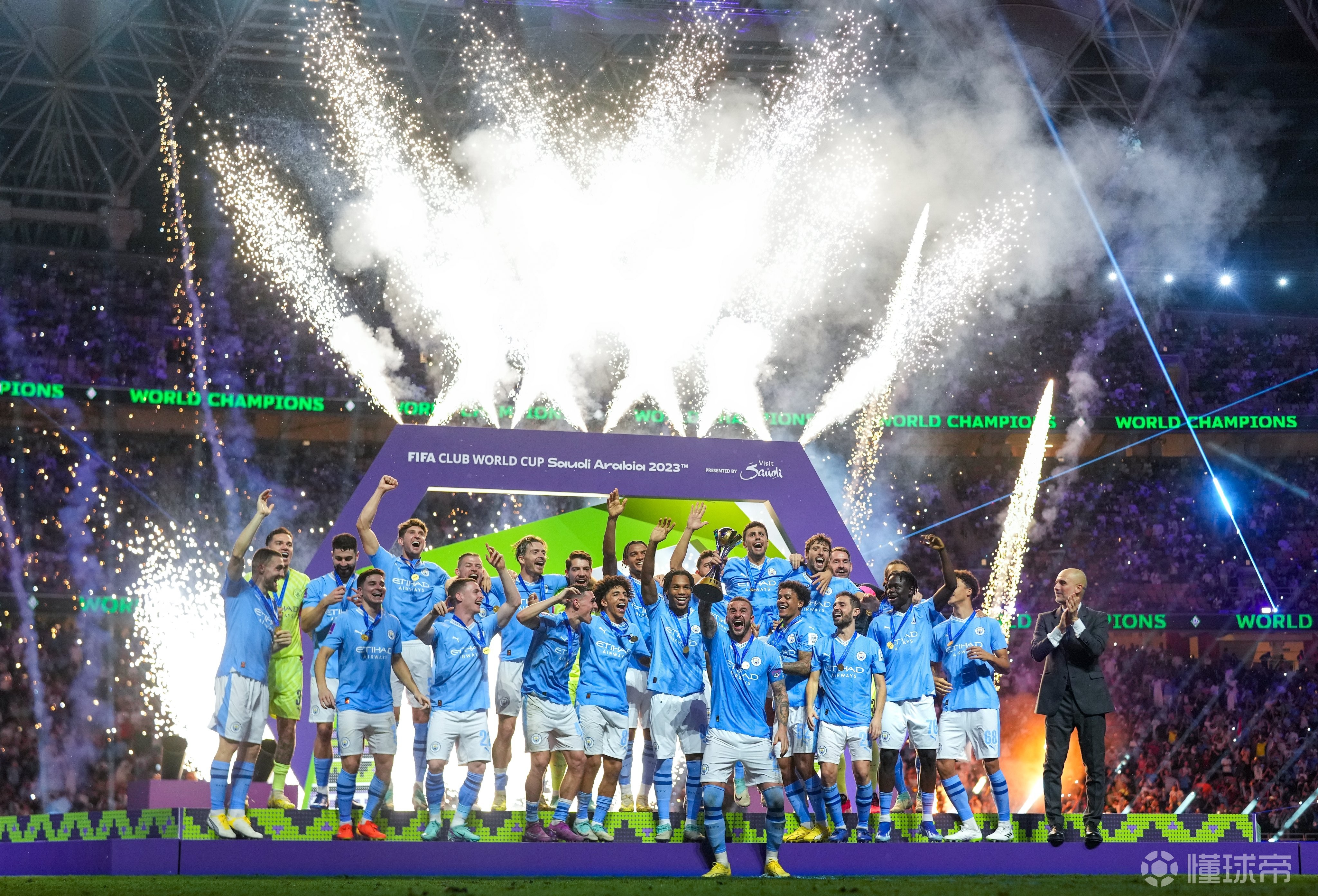 雷火电竞入驻-曼城球员表现出色，帮助球队晋级