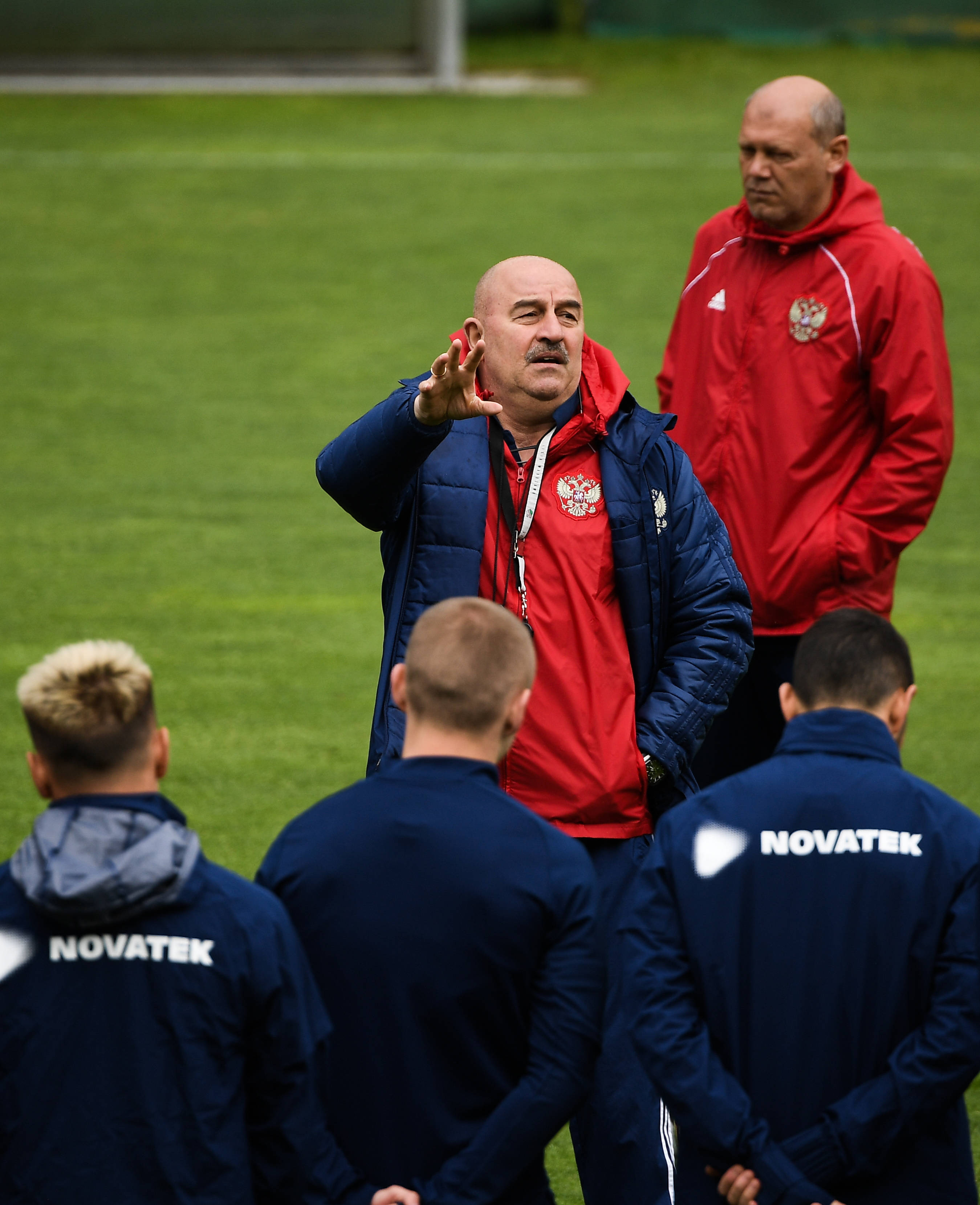 包含俄罗斯队展现统治力,成功晋级下一轮的词条 包含俄罗斯队展现统治力,成功晋级下一轮的词条