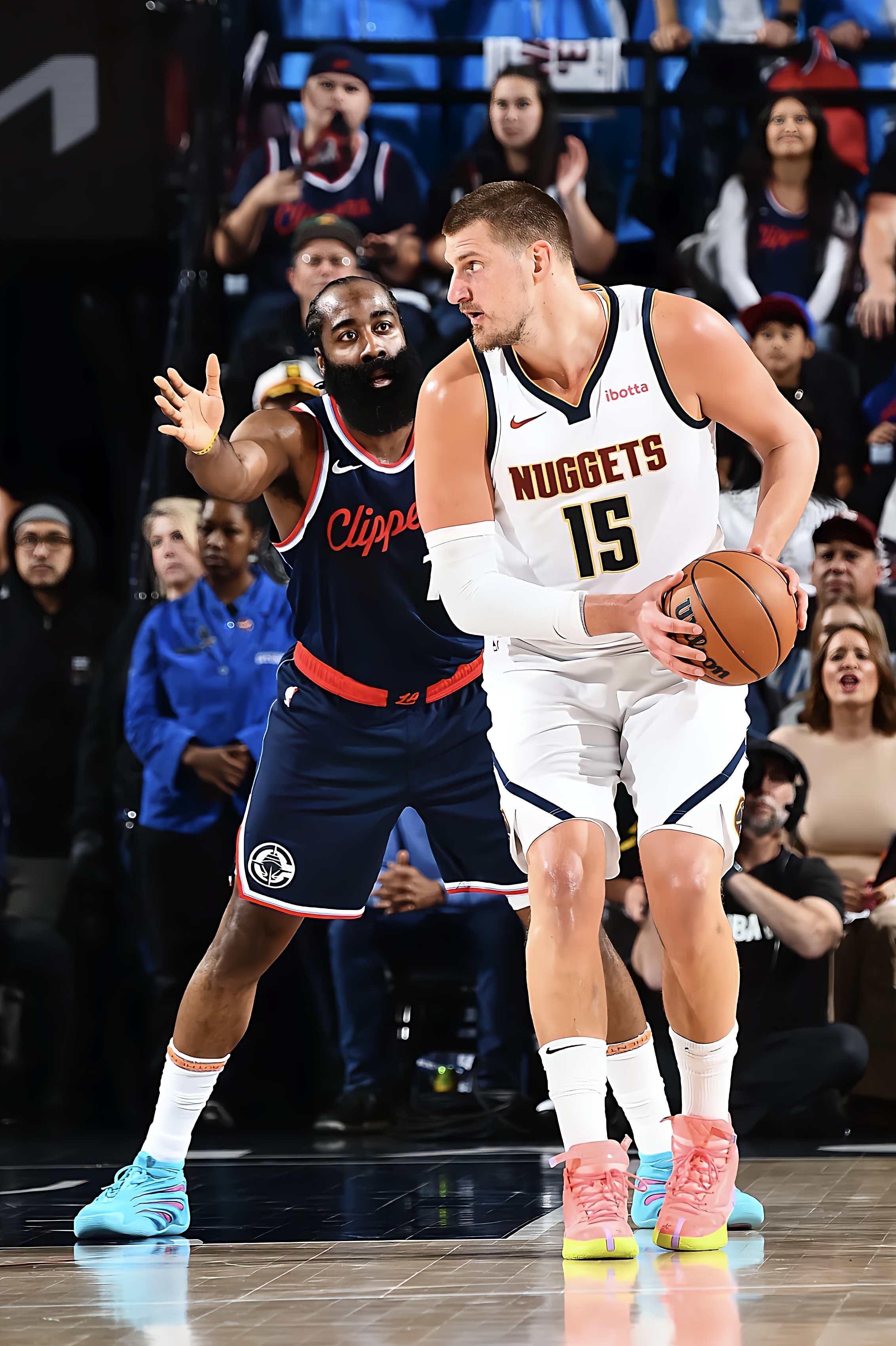 雷火电竞官网-关于快船新秀表现抢眼，助球队逆转战局的信息