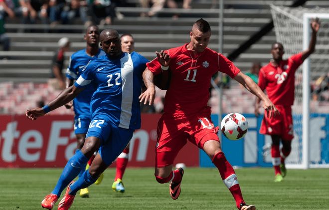 雷火电竞官网-墨西哥后场稳固，成功守住对手猛攻