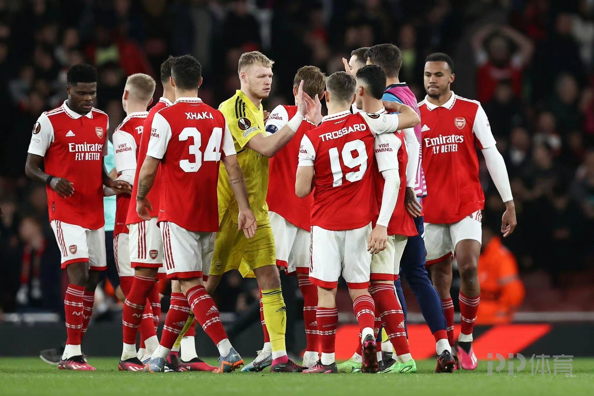 阿森纳英勇奋战,全队出击大获全胜 阿森纳英勇奋战,全队出击大获全胜