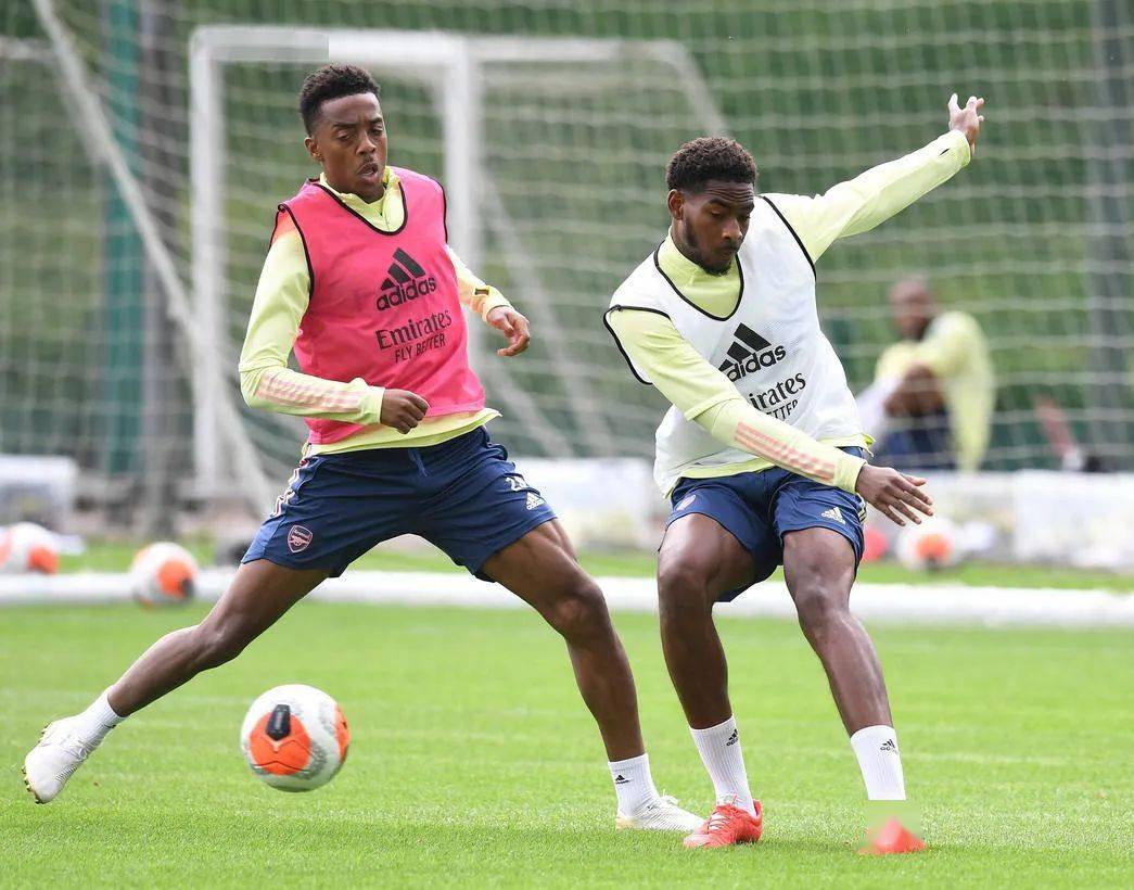 雷火电竞入驻-哈化柏林球员士气高涨，迎来关键一战