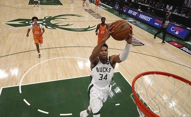 雷火电竞简介-青岛队险胜吉林队，霍勒迪点燃赛场