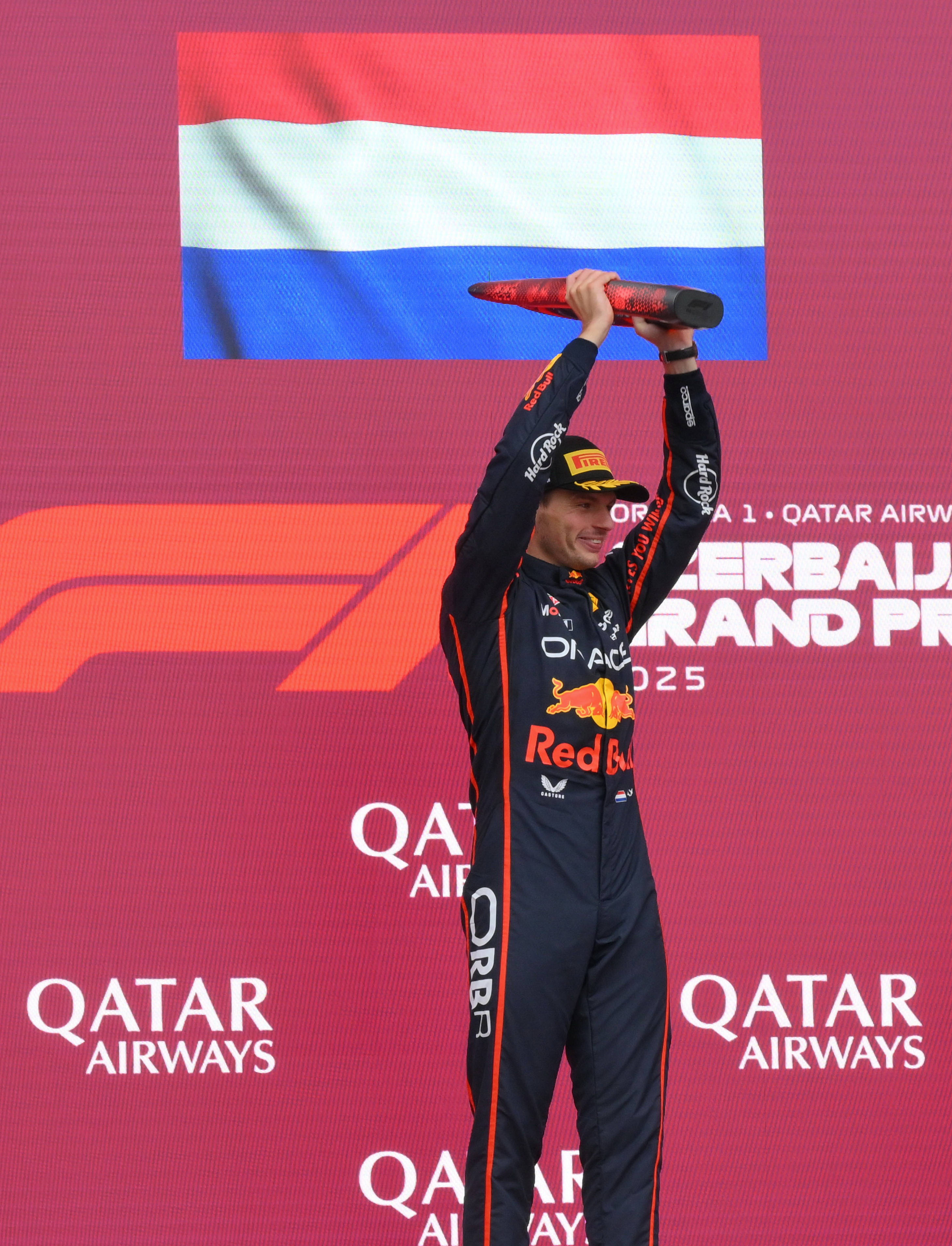 梅赛德斯力克阿斯顿马丁，维斯塔潘点燃赛场