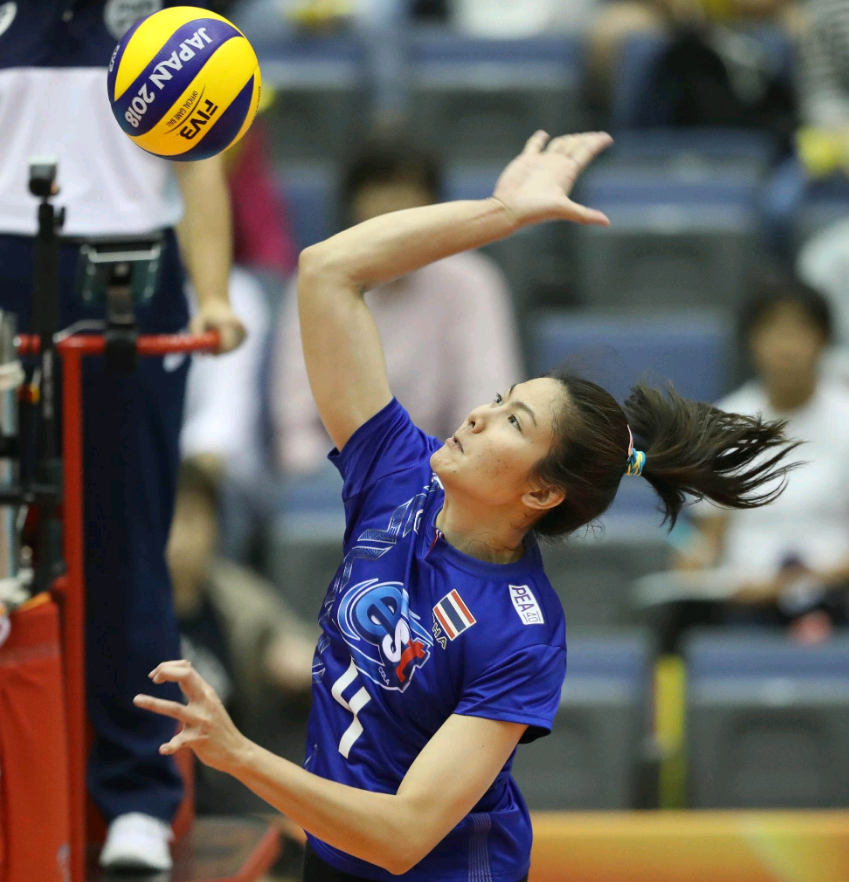 雷火电竞app-泰国队横扫丹麦队，黄鸭组合状态火热