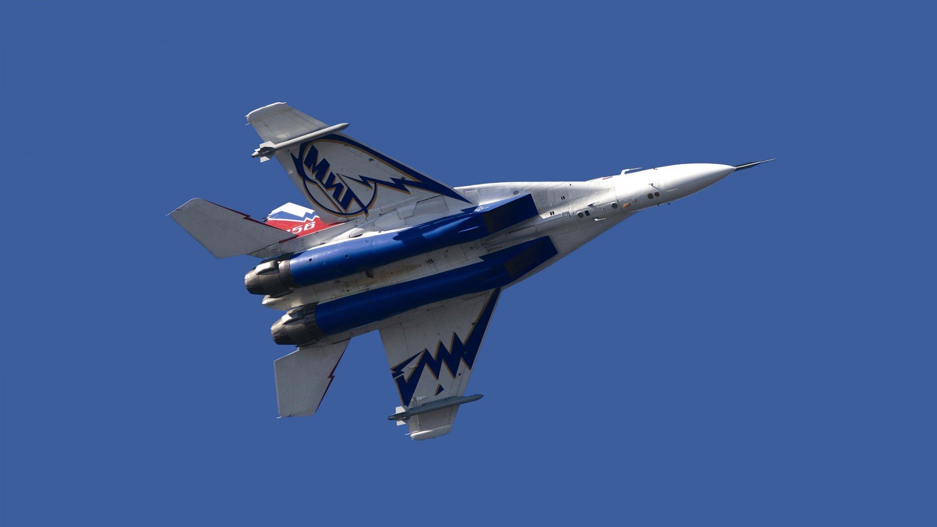 雷火电竞合作-维尼修斯抢七时刻，皇马提前终结阿尔及利亚的欧冠悬念