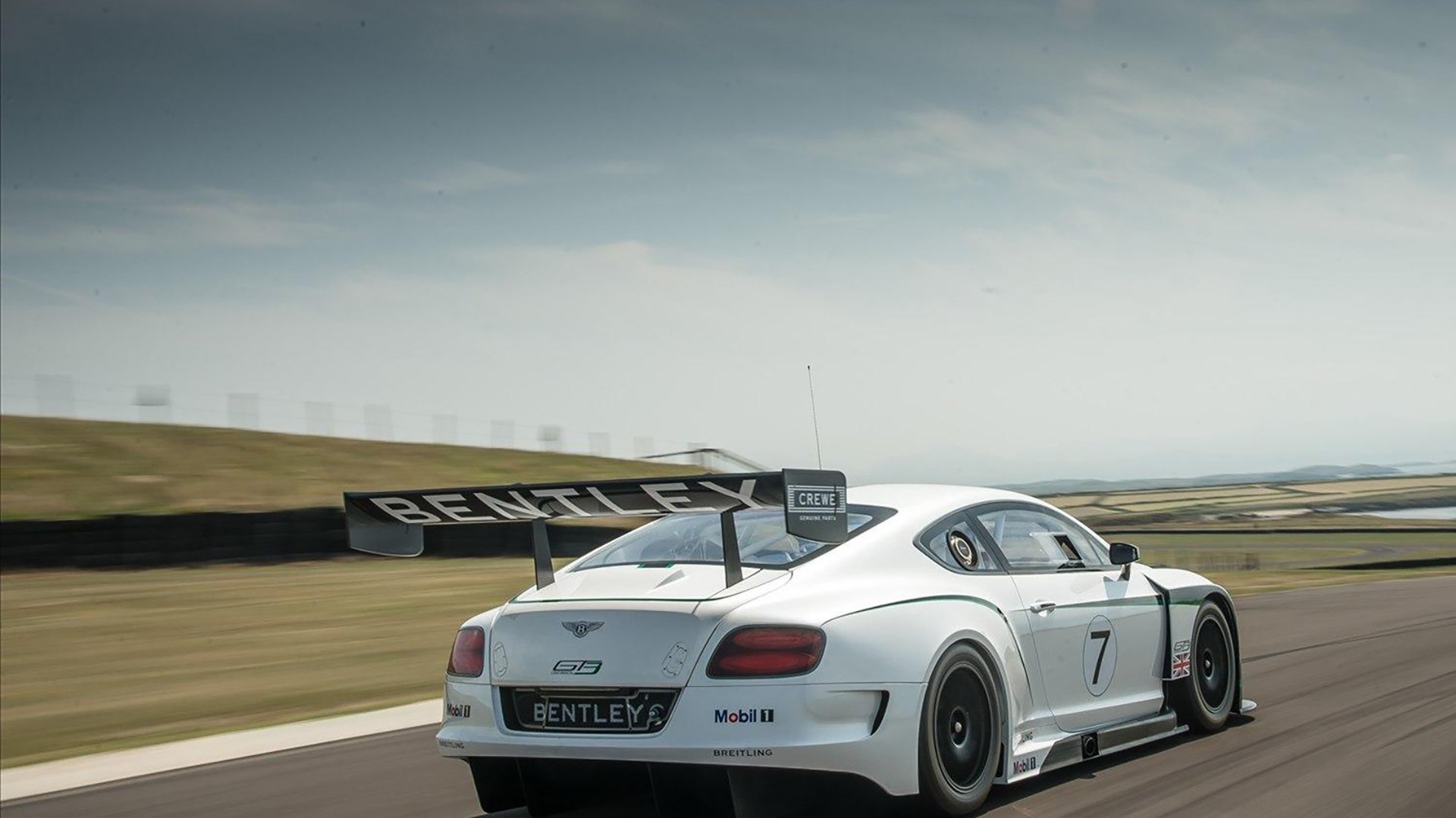 雷火电竞入驻-绿衫军横扫特兰加雄狮，奥利维耶上演数据神话